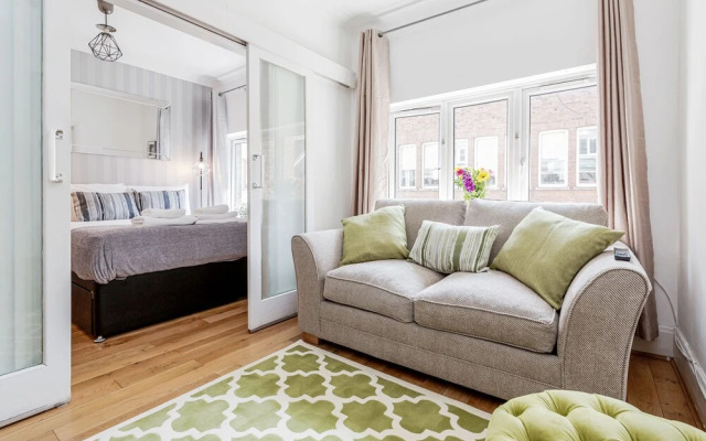Trendy Covent Garden Apartment