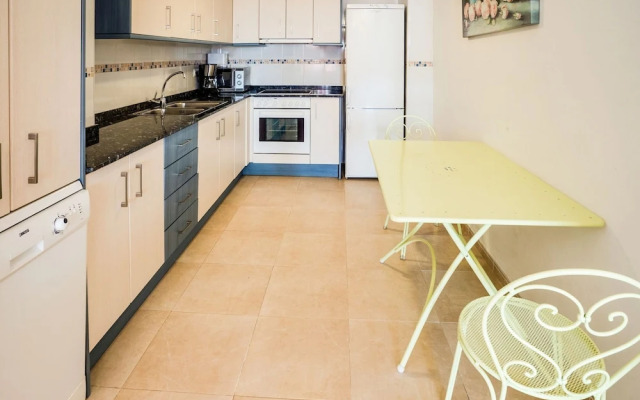 Comfortable Apartment Near the Sea