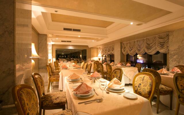 Hotel Nassim