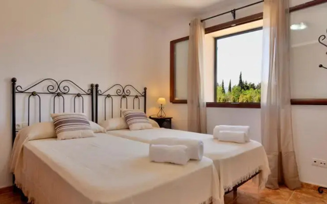Holiday in Mallorca Family Finca with Pool