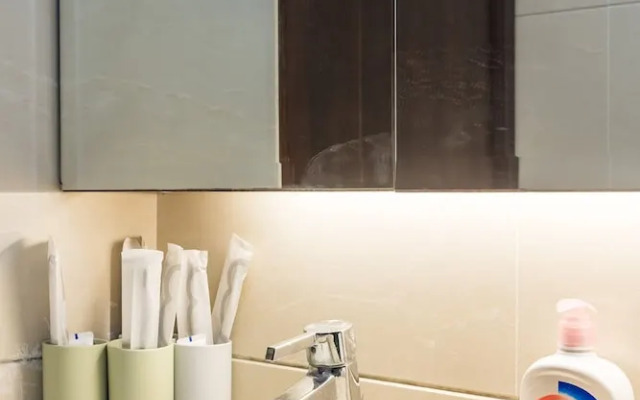 Locals Boutique Apartment Jiuzhou Port.5