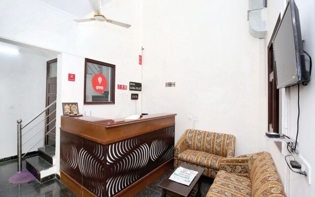 OYO 12025 Hotel Kamal Palace