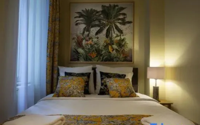 Rainforest Studio Downtown by Pretty Apartments