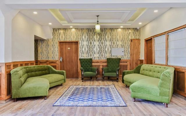 Hotel Snowcrests Manor