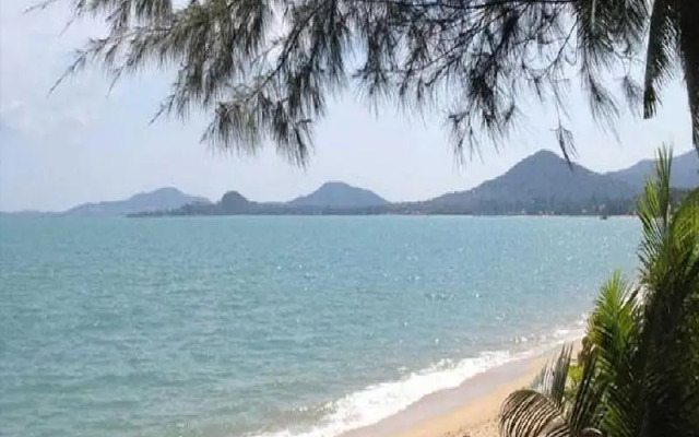 Harry's Bungalows & Restaurant