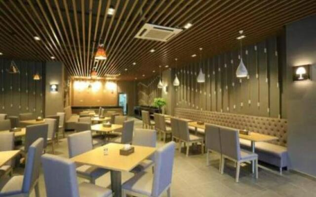 Shenzhen Yayuan Port Hotel