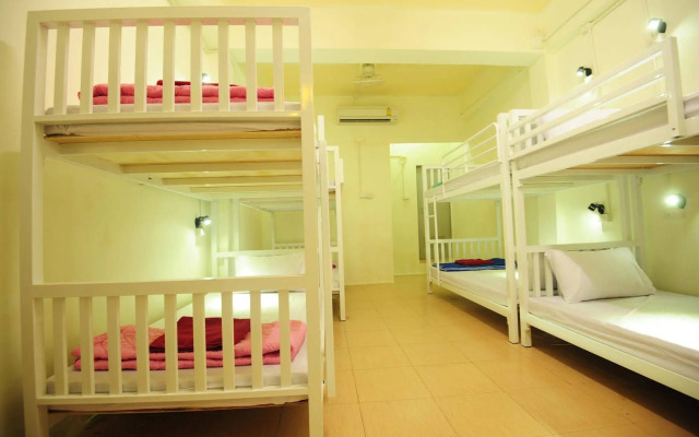 Phi Phi Bucket Hostel