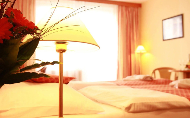 Lazensky Hotel Pyramida I
