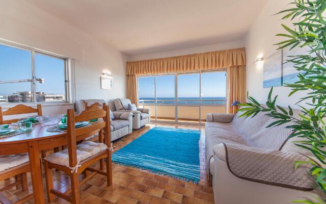 B43 - Spotless Seaview Apartment