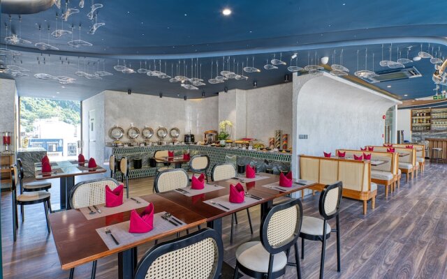 The Almin Hotel