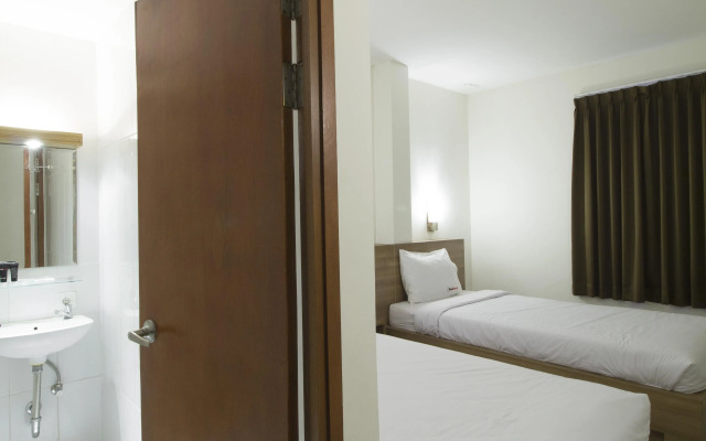 RedDoorz @ Pasir Koja