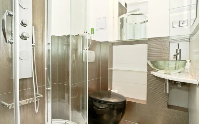 Little Home - Krucza 19