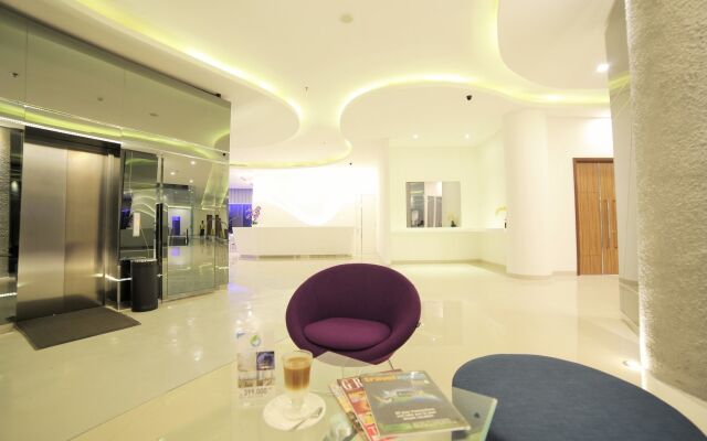 Ozone Hotel Pantai Indah Kapuk