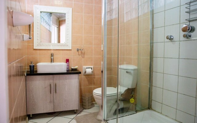 Woodpecker Guesthouse