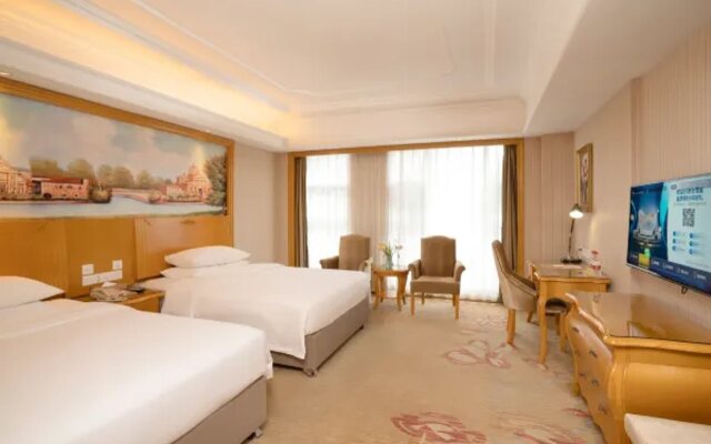 Vienna International Hotel (Tianmen Wanda Plaza Donghu Branch)