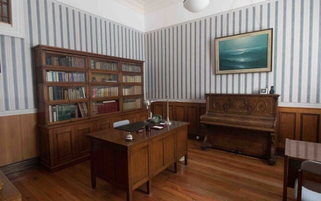 Wood Residence Hotel Boutique