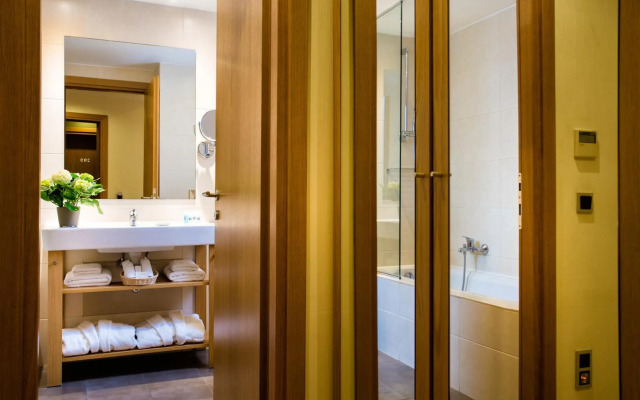 Athens Gate Hotel