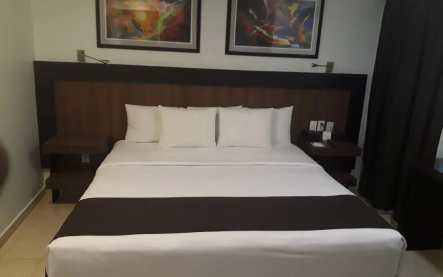 Hotel & Suites PF
