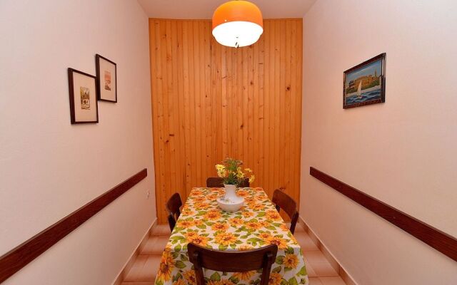 Apartment 650