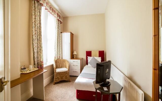 The Briary Hotel - Guest House