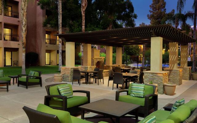 Embassy Suites by Hilton Phoenix Tempe