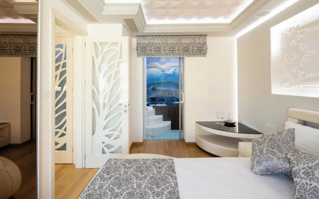 DeMaNi President Suites