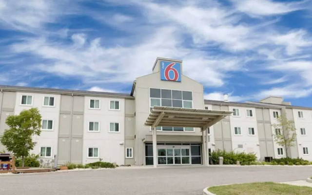Motel 6 Brandon, MB