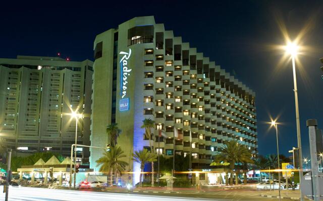 Radisson Blu Hotel, Dubai Deira Creek