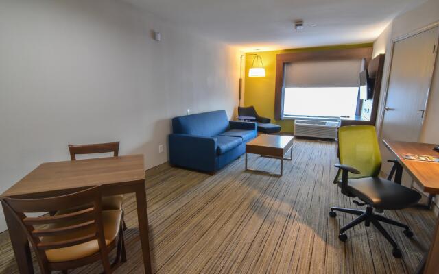 Holiday Inn Express & Suites Indianapolis Northwest, an IHG Hotel