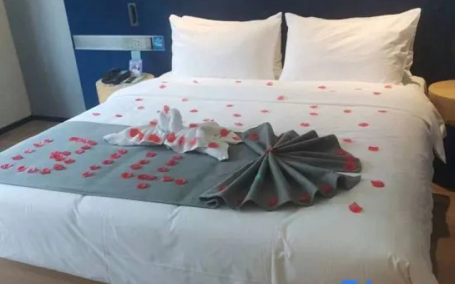 LanOuShangPin Hotel (Longhu Park Store, Yantan District, Zigong City)