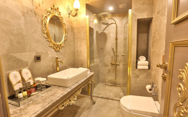 Real King Hotel