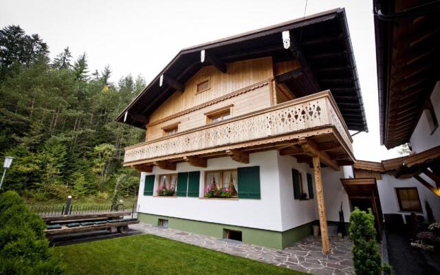 Chalet & Apartments Tiroler Bua