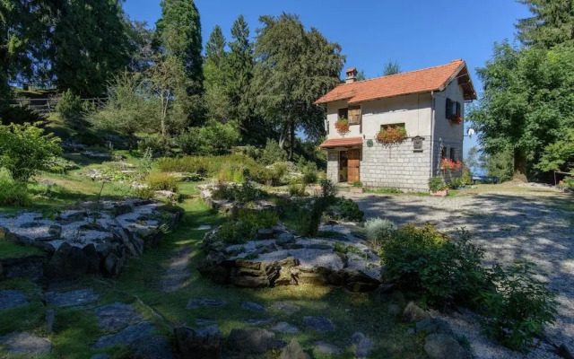 Zio Enry Garden Orta Lake