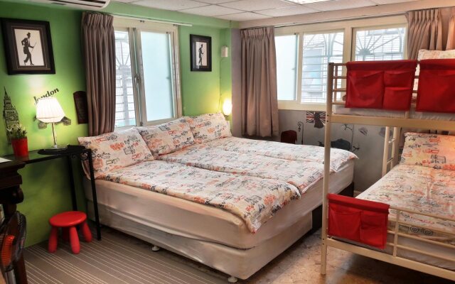 Ximen Triple Tiger Hostel