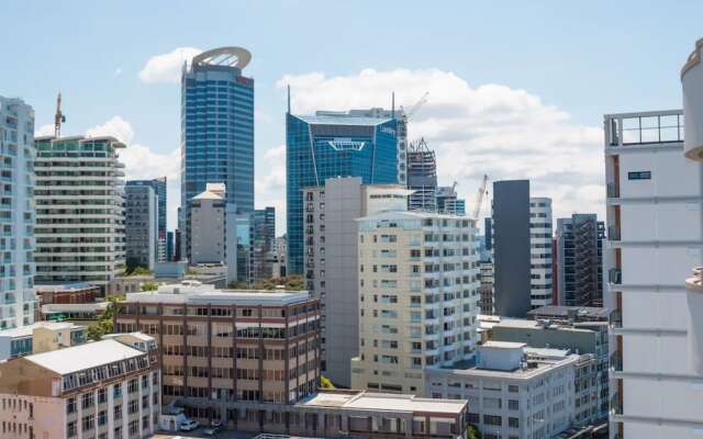 Cosy 2 Bedroom CBD Apartment With Balcony