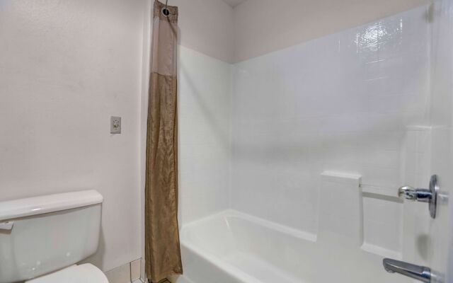 Superstition Inn and Suites