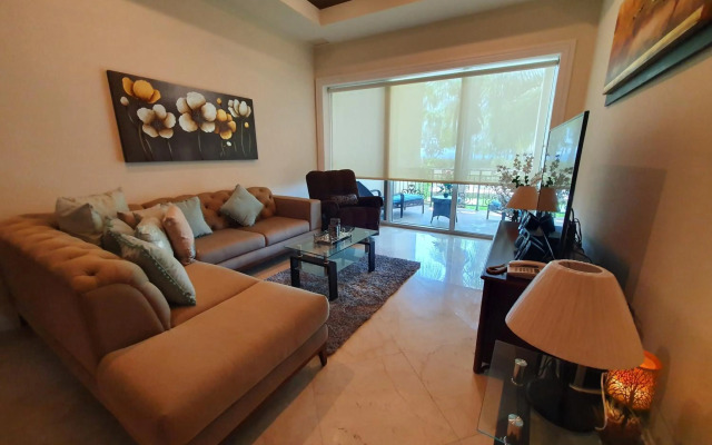 Villa Segovia @ Landmark by the Sea