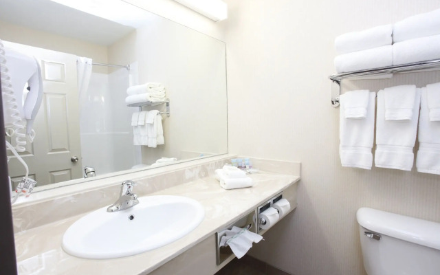 Pomeroy Inn & Suites Hotel Dawson Creek