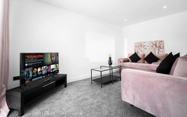 Family/contractors 3 bed House/parking/sleeps 7