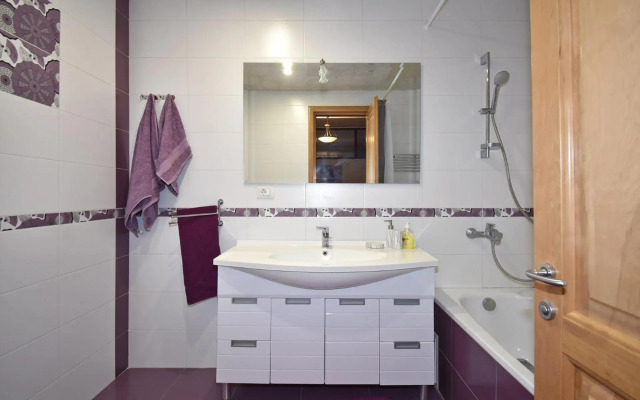 Aram street, 2 bedrooms Beautiful and Spacious apartment DI486