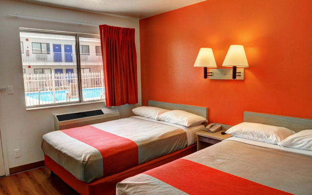 Motel 6 Slidell, LA - New Orleans