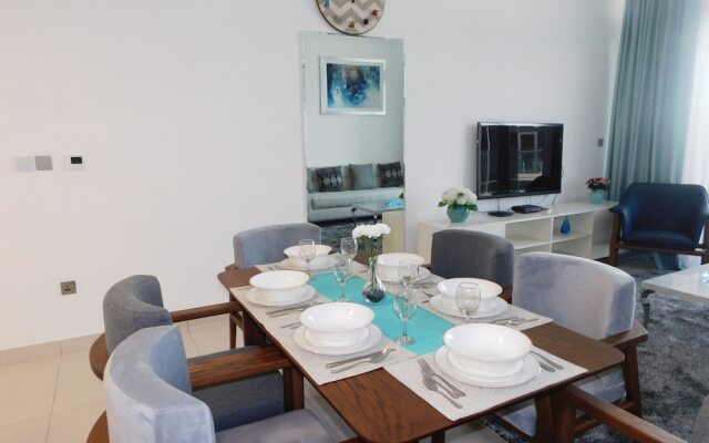 Luton Vacation Homes - Royal Bay