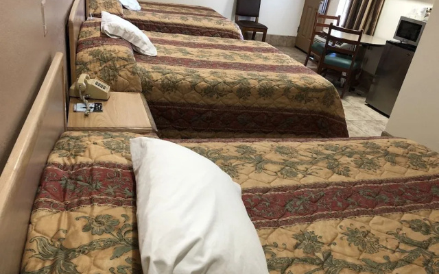 Topper Motel