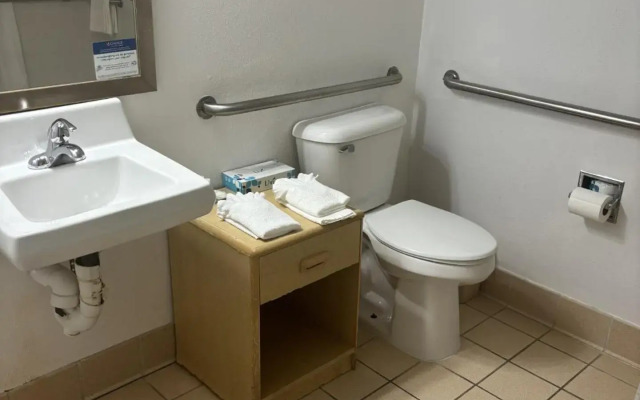 Quality Inn & Suites Lakewood - Denver Southwest