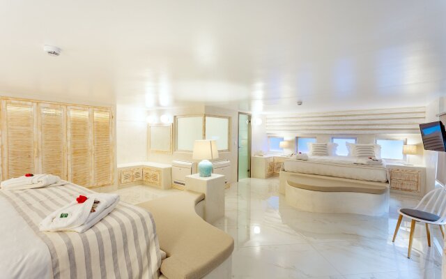 Rhodos Horizon City- Adults only