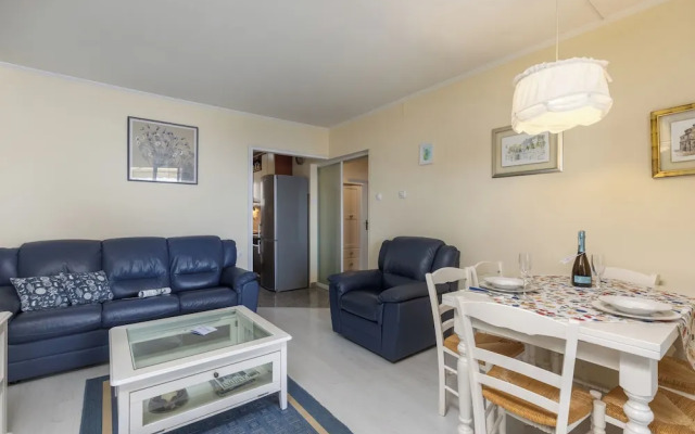 Seaview City Apartment Frida