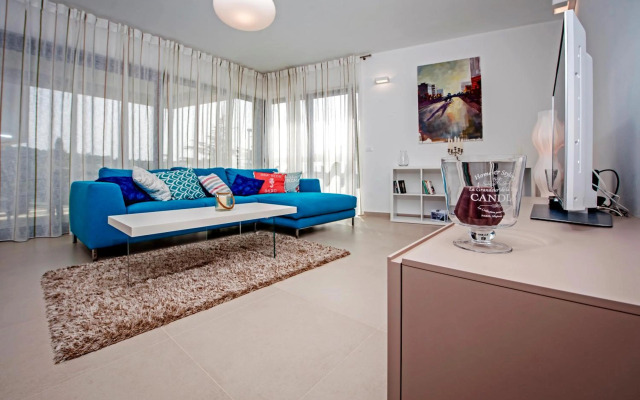 Sunset Luxury Apartment