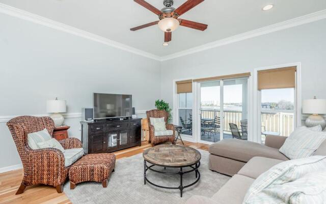 84 Waters Edge - Riverview Townhouse - Pool