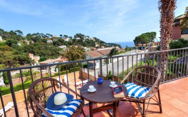 House Koi Lloret de Mar