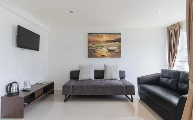 1BR Bathtub Near Beach Prime Spot C229